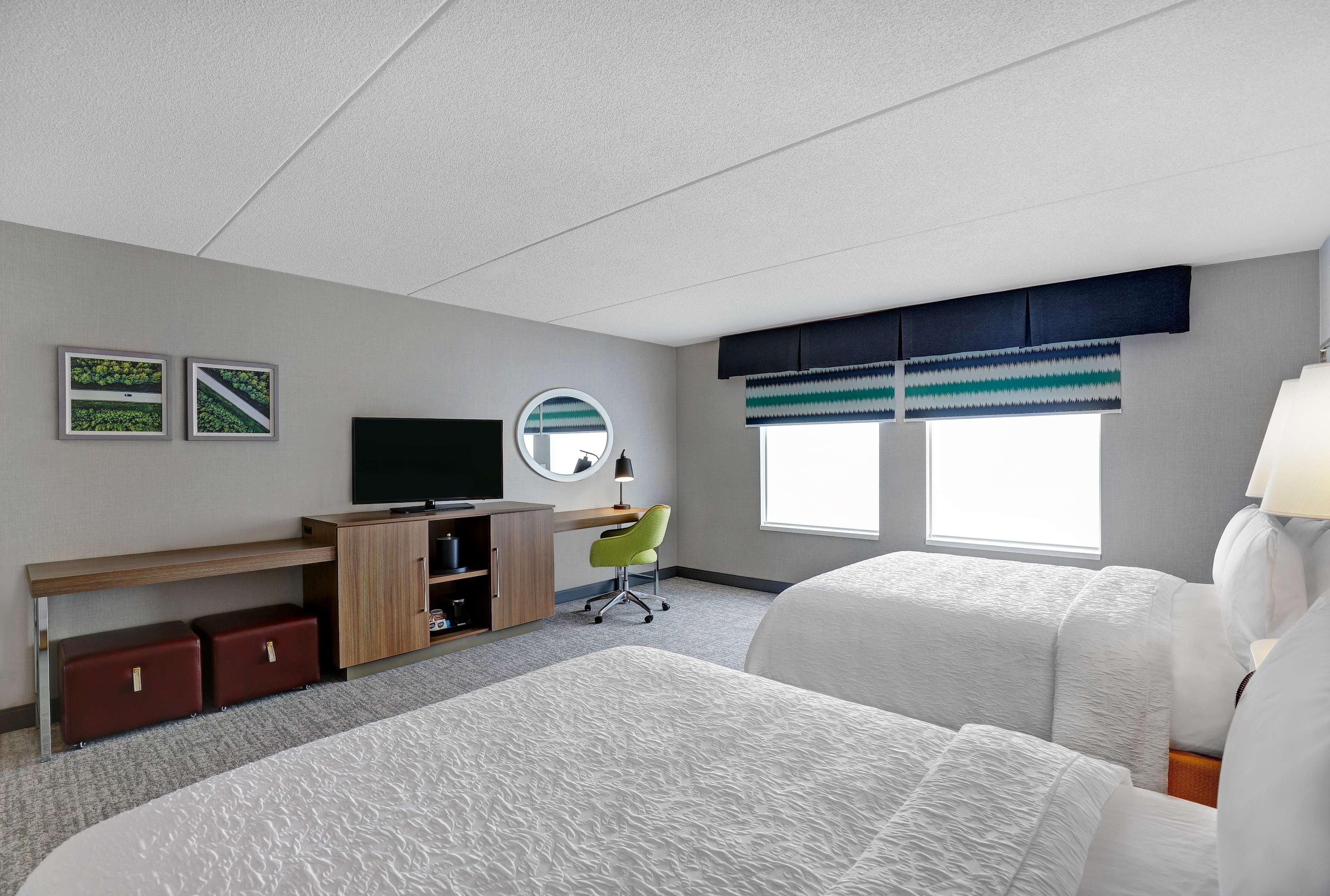 Hampton Inn & Suites بيلفي المظهر الخارجي الصورة