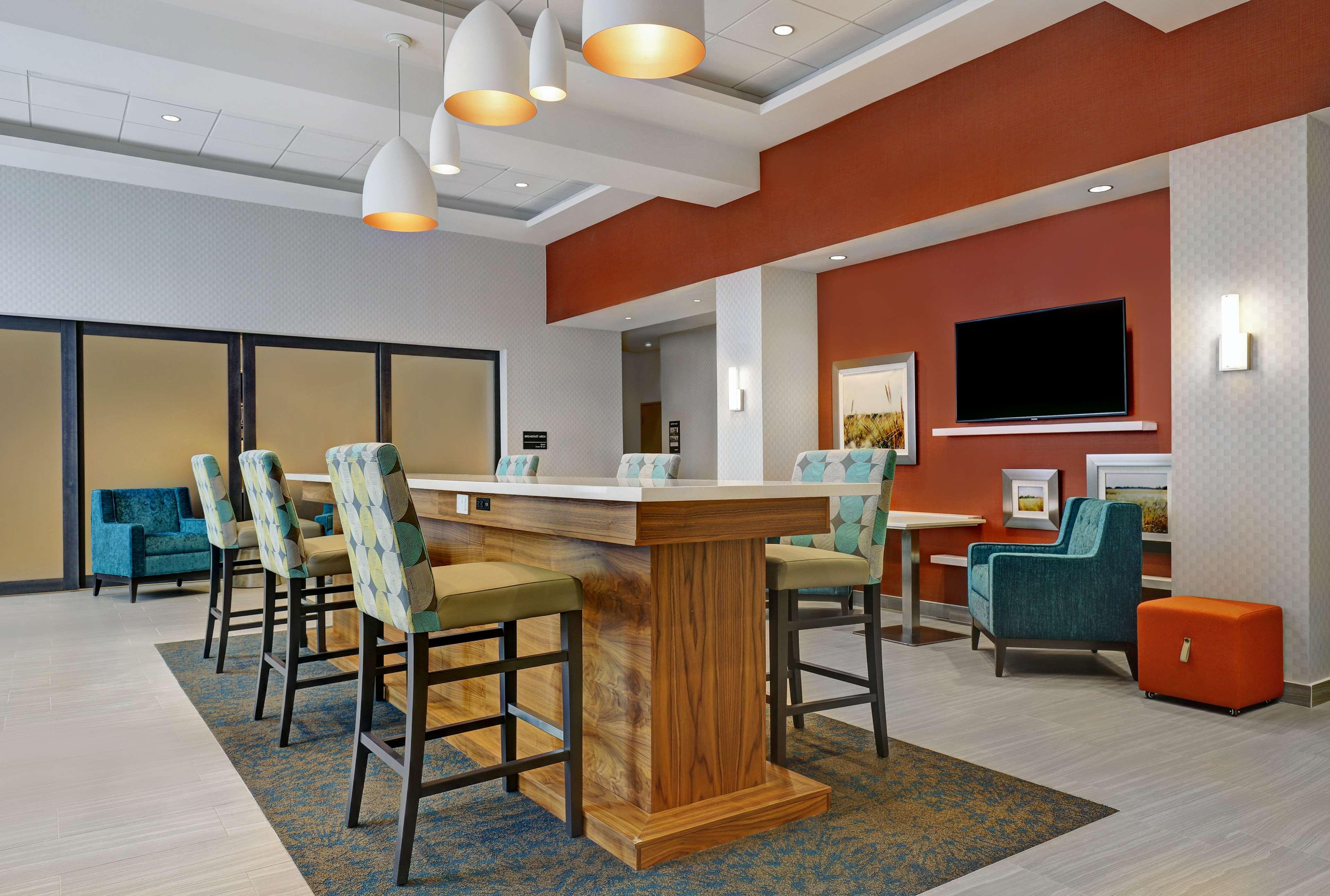 Hampton Inn & Suites بيلفي المظهر الخارجي الصورة