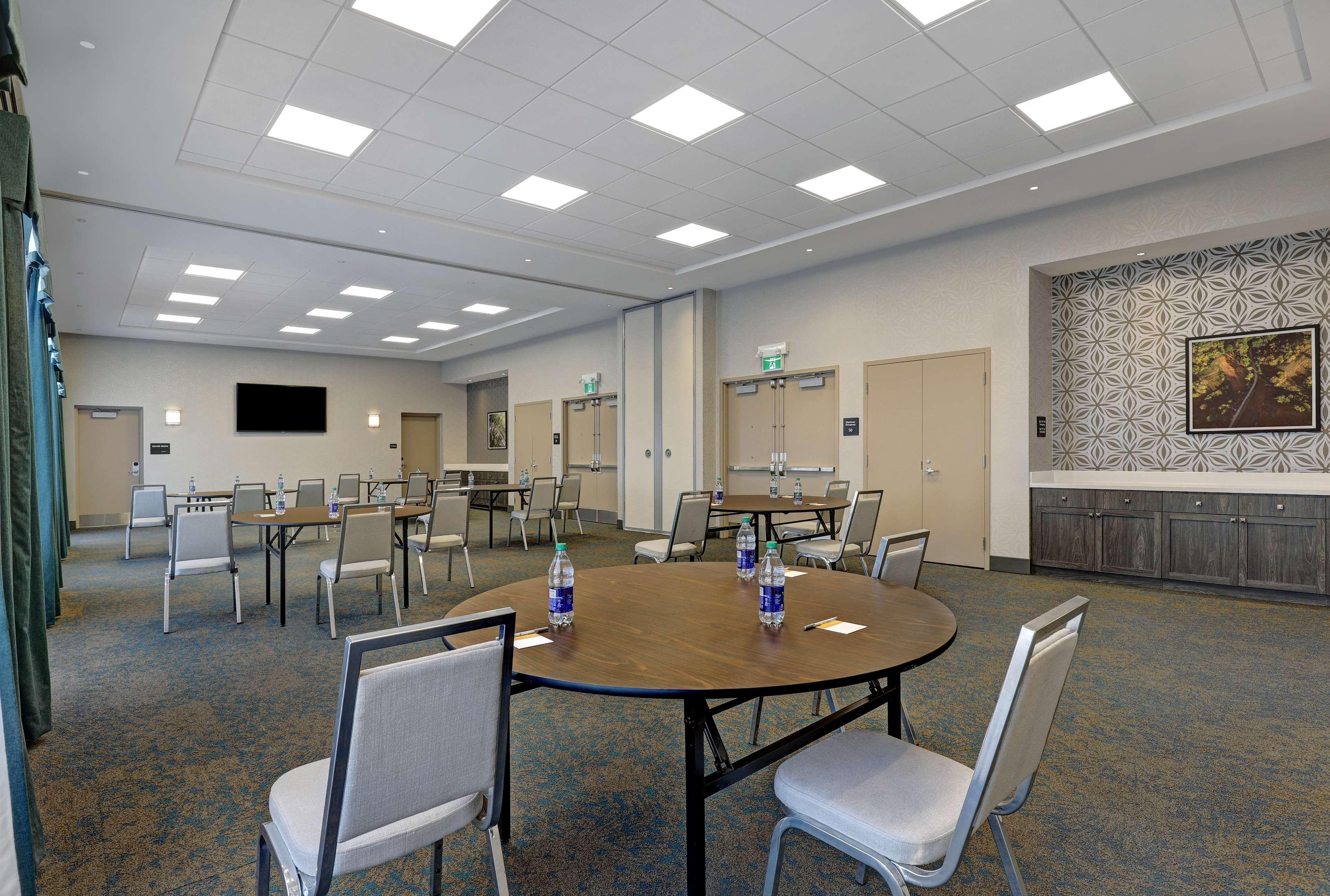 Hampton Inn & Suites بيلفي المظهر الخارجي الصورة