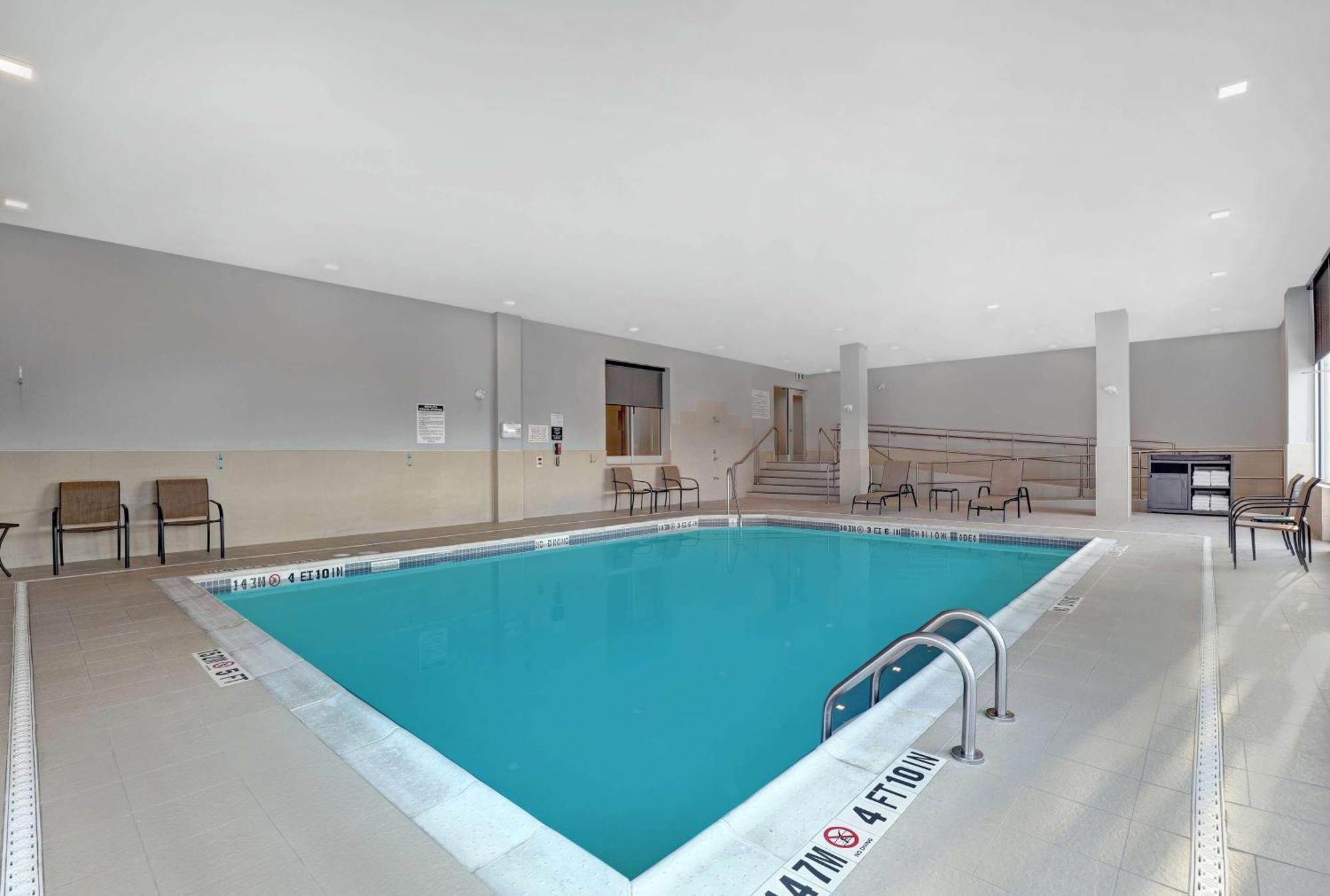 Hampton Inn & Suites بيلفي المظهر الخارجي الصورة