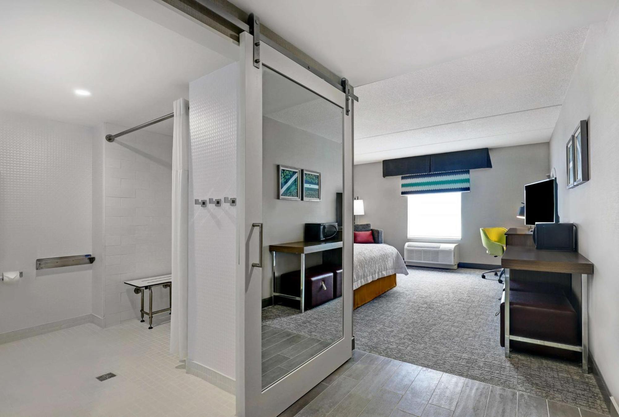 Hampton Inn & Suites بيلفي المظهر الخارجي الصورة