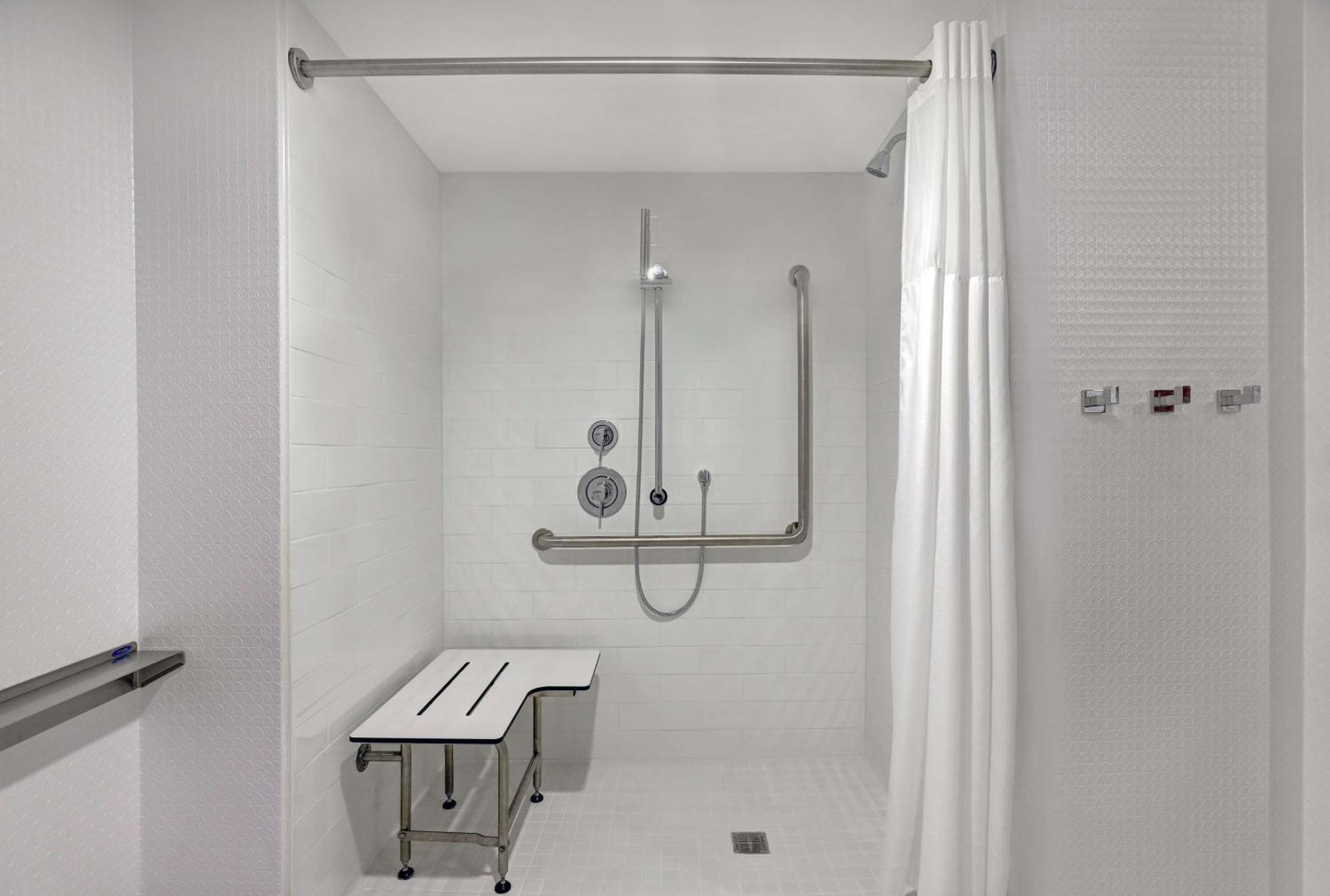 Hampton Inn & Suites بيلفي المظهر الخارجي الصورة