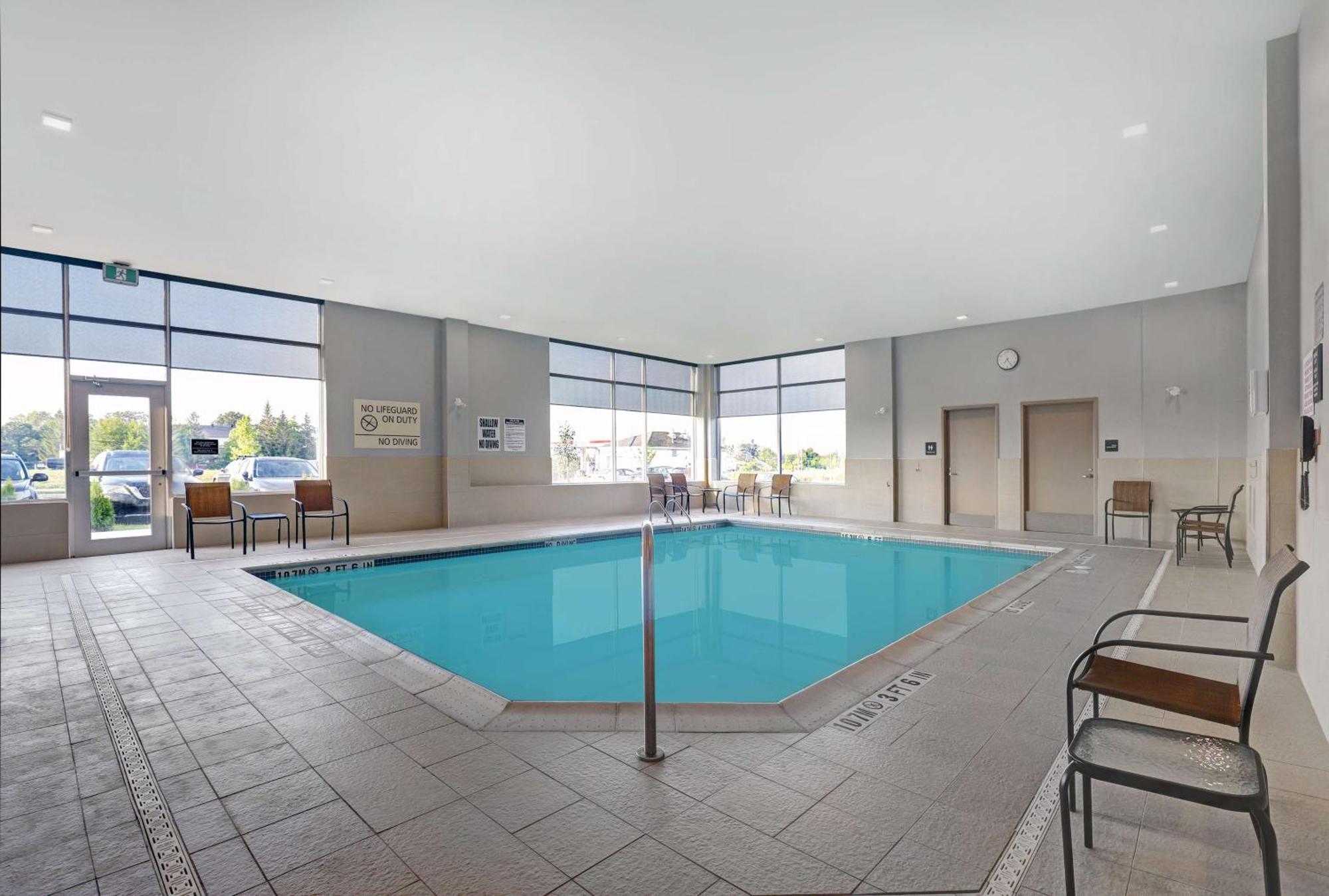 Hampton Inn & Suites بيلفي المظهر الخارجي الصورة