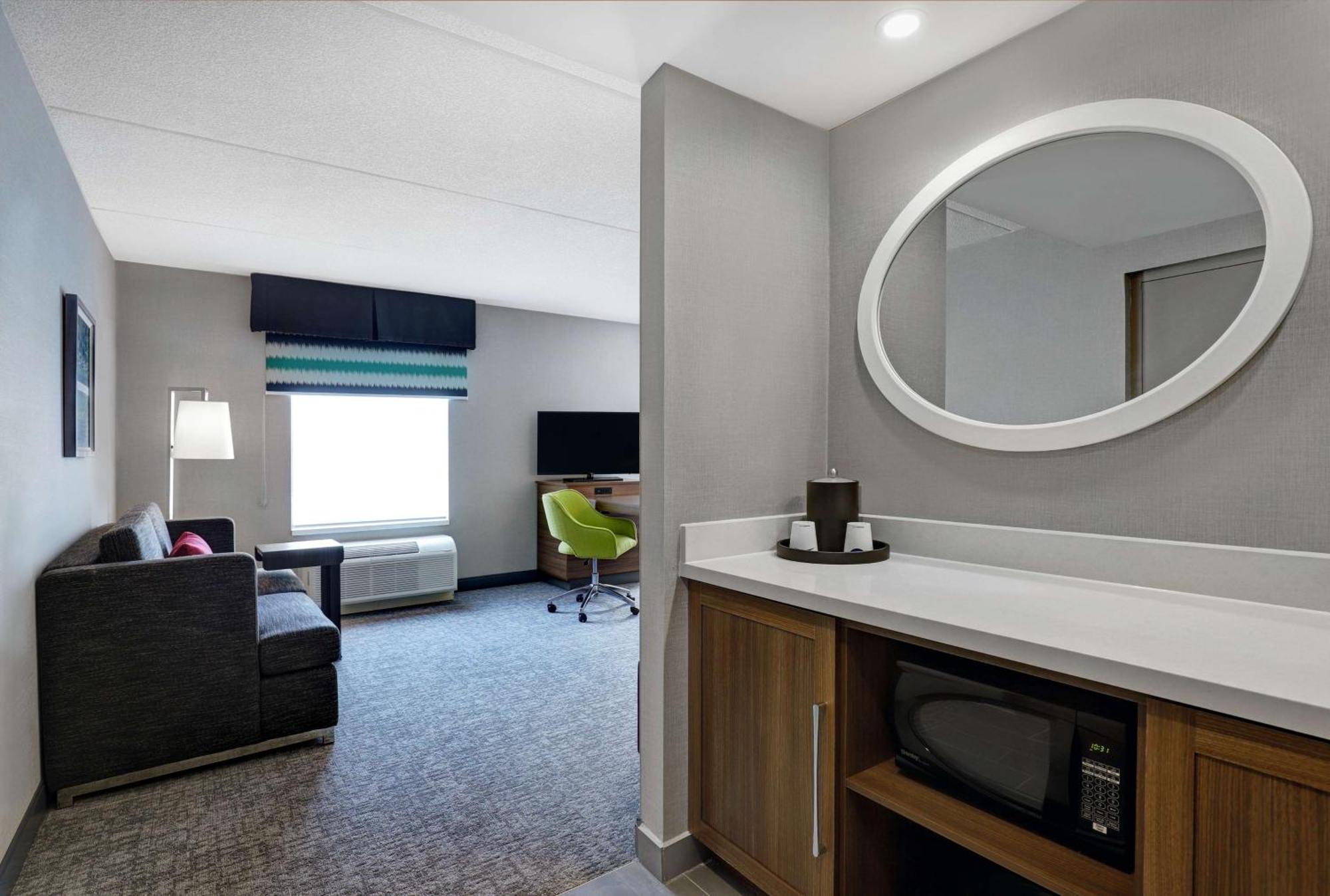 Hampton Inn & Suites بيلفي المظهر الخارجي الصورة