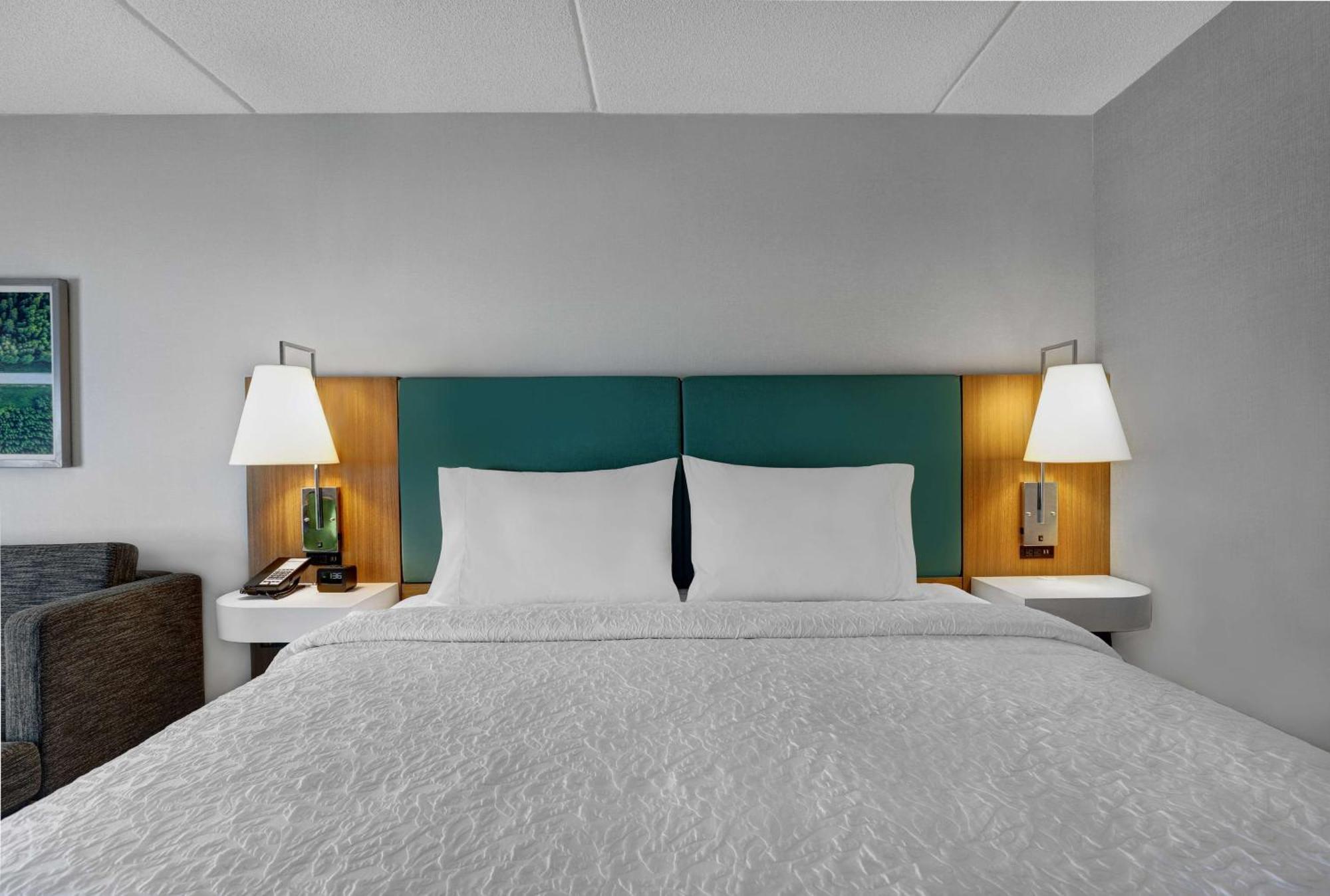 Hampton Inn & Suites بيلفي المظهر الخارجي الصورة