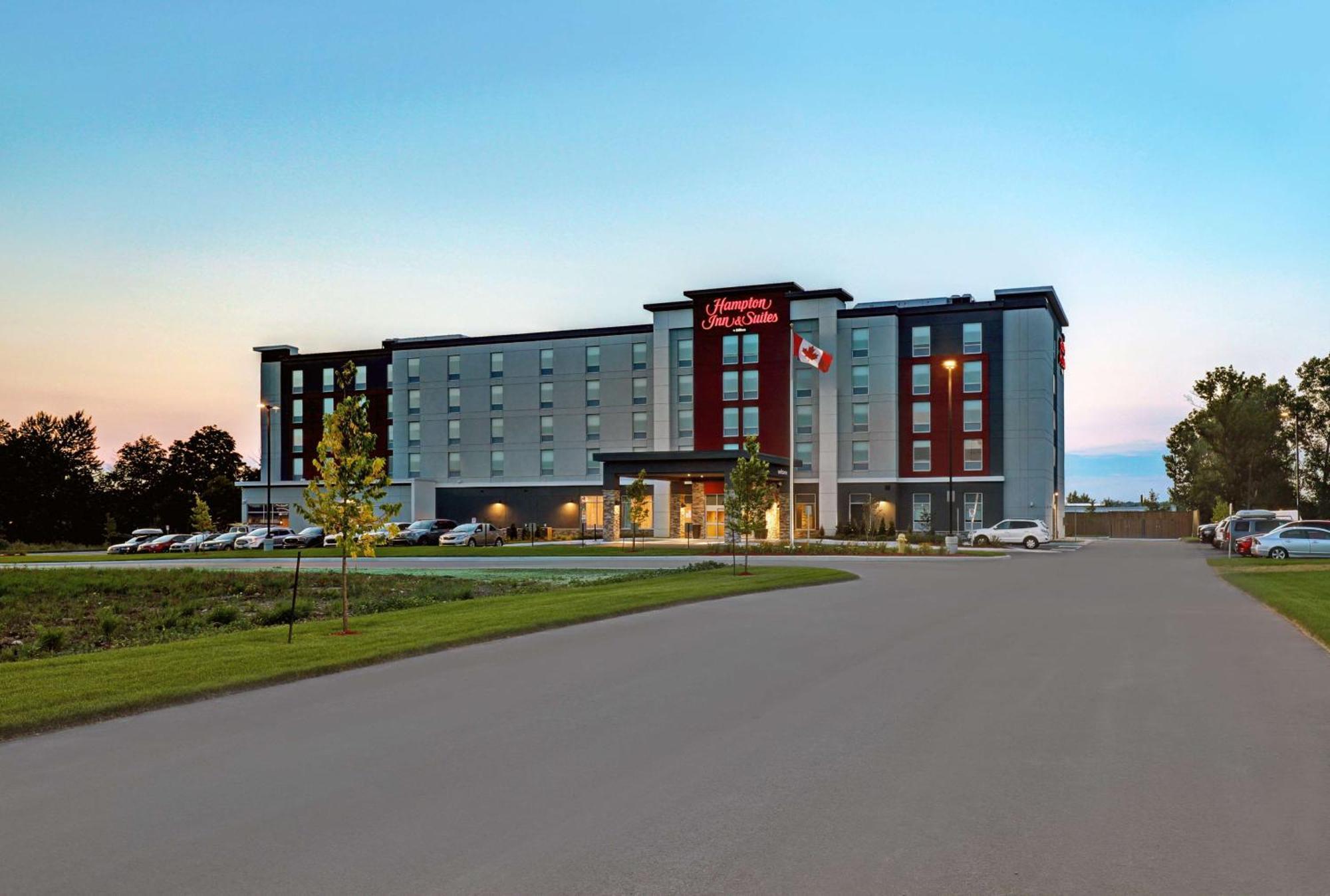 Hampton Inn & Suites بيلفي المظهر الخارجي الصورة