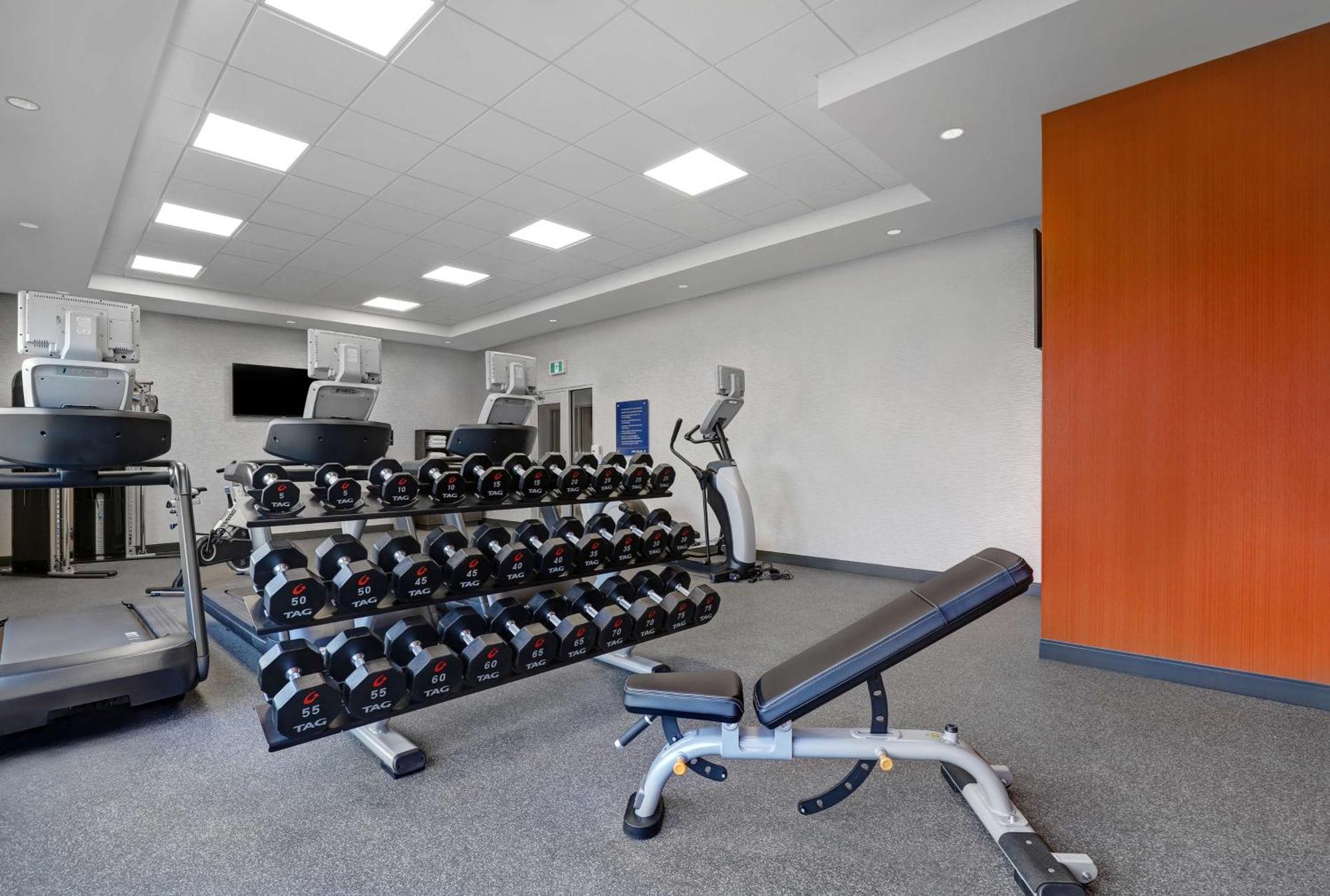 Hampton Inn & Suites بيلفي المظهر الخارجي الصورة